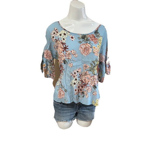 C’EST MOI FLORAL BLOUSE RUFFLED SLEEVY IN SIZE MEDIUM - Picture 2 of 8